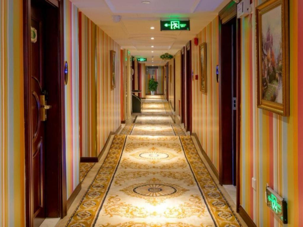 Vienna Hotel - Shenzhen Dongmen Hubei Metro Station Экстерьер фото