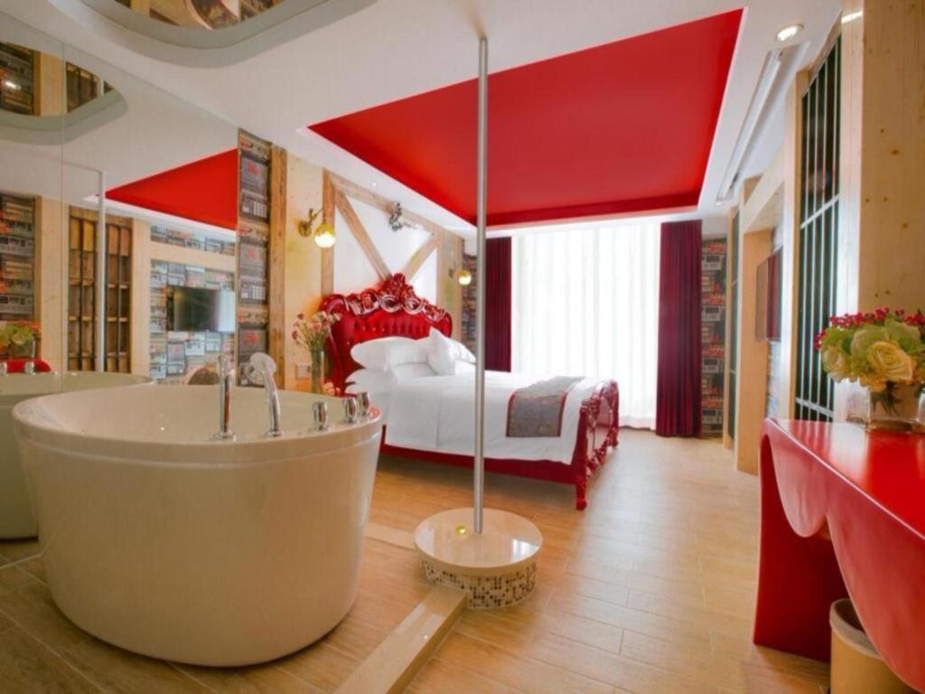 Vienna Hotel - Shenzhen Dongmen Hubei Metro Station Экстерьер фото