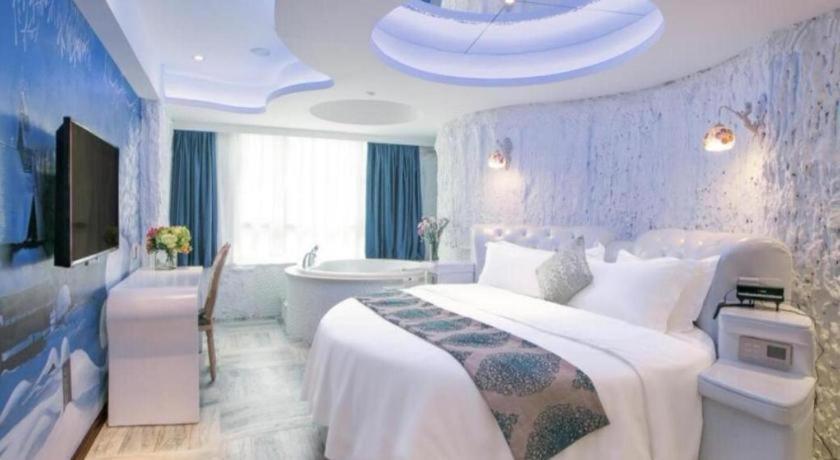 Vienna Hotel - Shenzhen Dongmen Hubei Metro Station Экстерьер фото