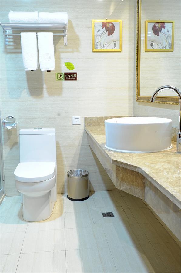 Vienna Hotel - Shenzhen Dongmen Hubei Metro Station Экстерьер фото