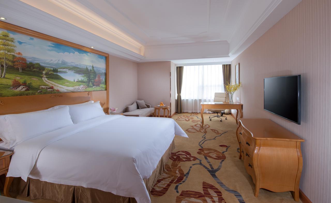 Vienna Hotel - Shenzhen Dongmen Hubei Metro Station Экстерьер фото
